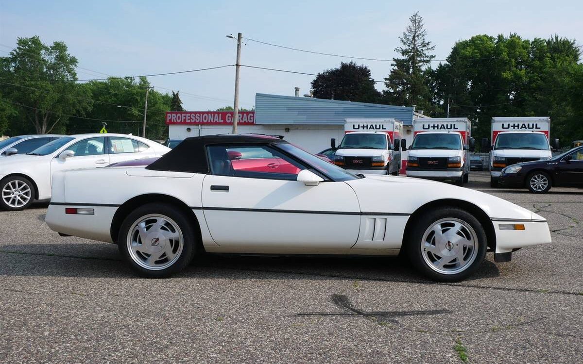 Chevrolet-Corvette-1988-1