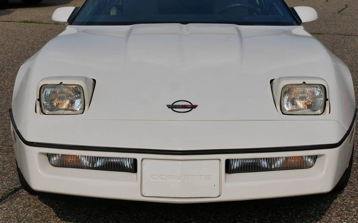 Chevrolet-Corvette-1988-11