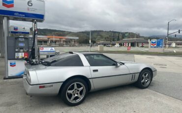 Chevrolet-Corvette-1988-11