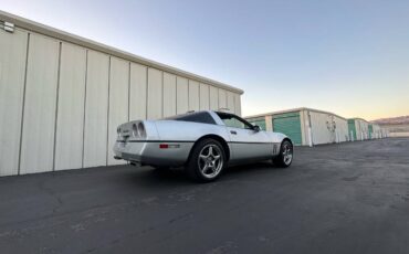 Chevrolet-Corvette-1988-13