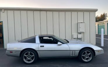 Chevrolet-Corvette-1988-15