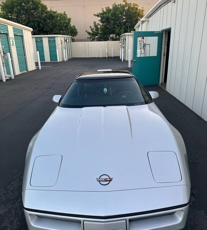 Chevrolet-Corvette-1988-16