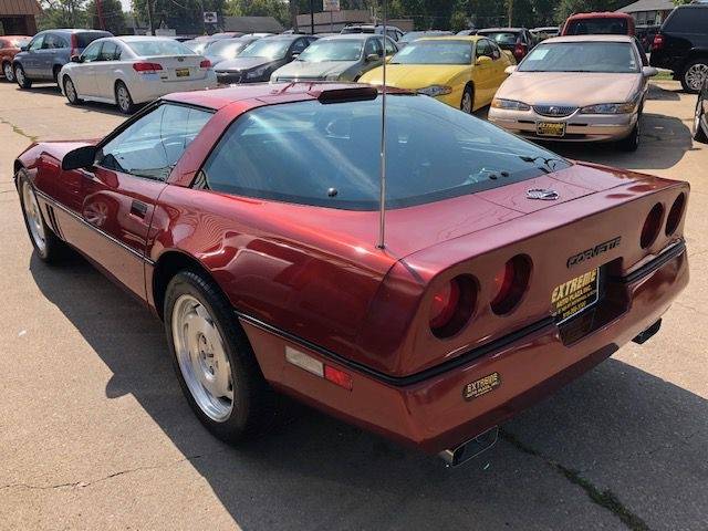 Chevrolet-Corvette-1988-2