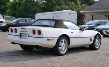 Chevrolet-Corvette-1988-2