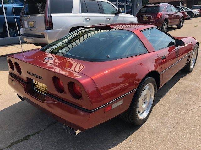 Chevrolet-Corvette-1988-3