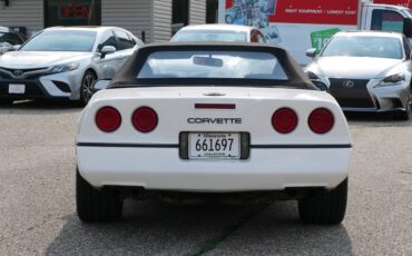 Chevrolet-Corvette-1988-3