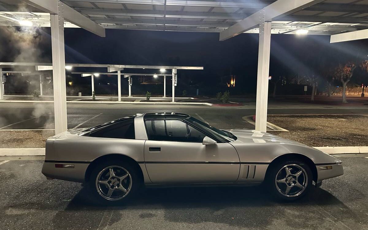 Chevrolet-Corvette-1988-7