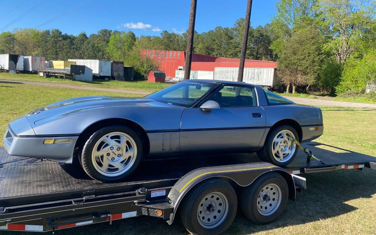 Chevrolet-Corvette-1990-3