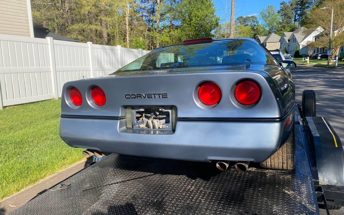 Chevrolet-Corvette-1990-6