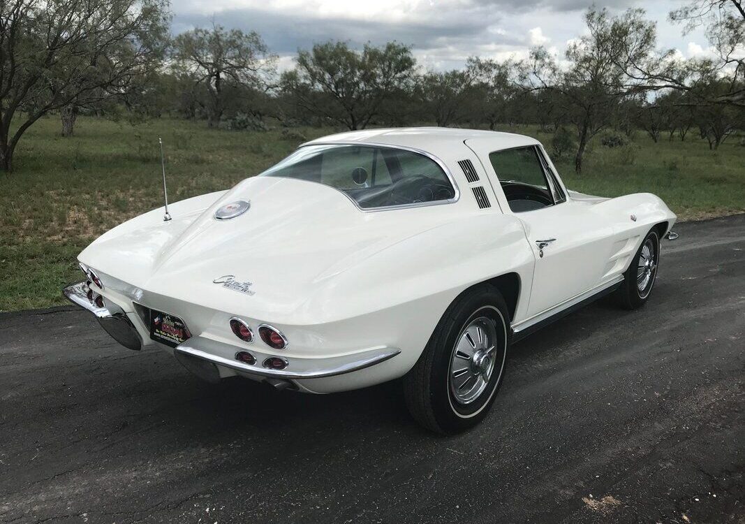 Chevrolet-Corvette-Coupe-1964-4