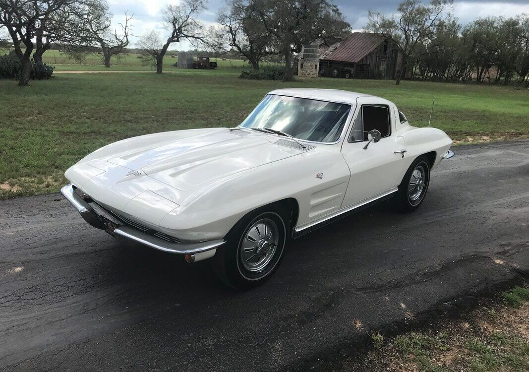 Chevrolet Corvette Coupe 1964