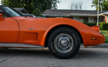 Chevrolet-Corvette-Coupe-1977-10