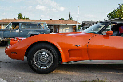 Chevrolet-Corvette-Coupe-1977-3