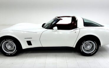 Chevrolet-Corvette-Coupe-1982-2