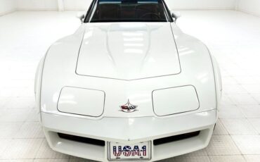 Chevrolet-Corvette-Coupe-1982-8