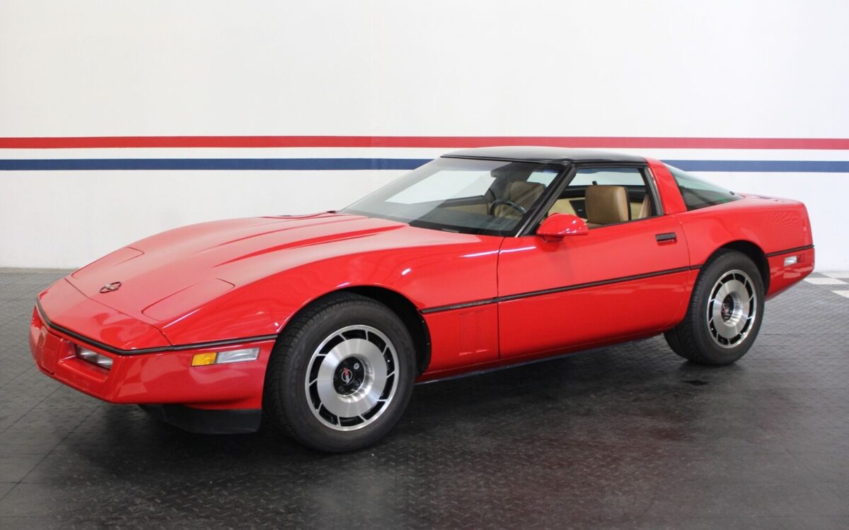 Chevrolet-Corvette-Coupe-1985-3