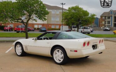 Chevrolet-Corvette-Coupe-1988-7