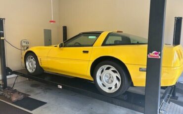 Chevrolet-Corvette-Coupe-1991-1