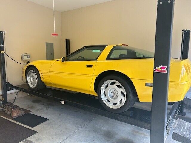 Chevrolet-Corvette-Coupe-1991-1