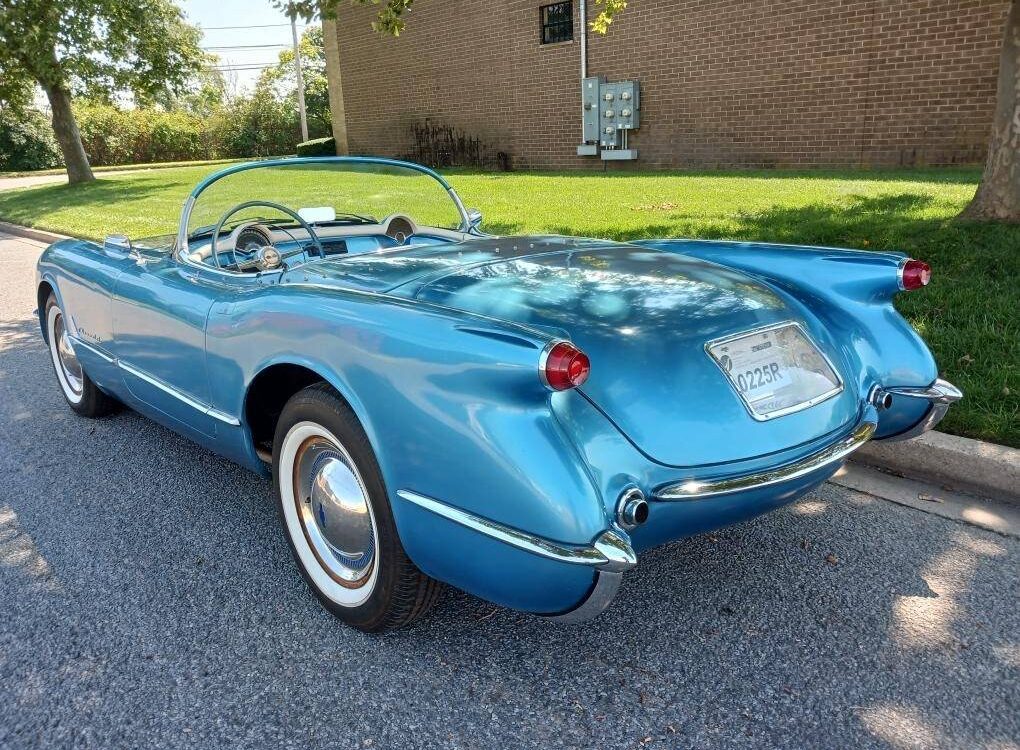 Chevrolet-Corvette-convertible-1953-1