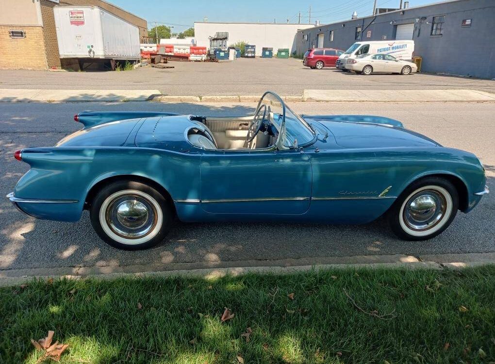 Chevrolet-Corvette-convertible-1953-16