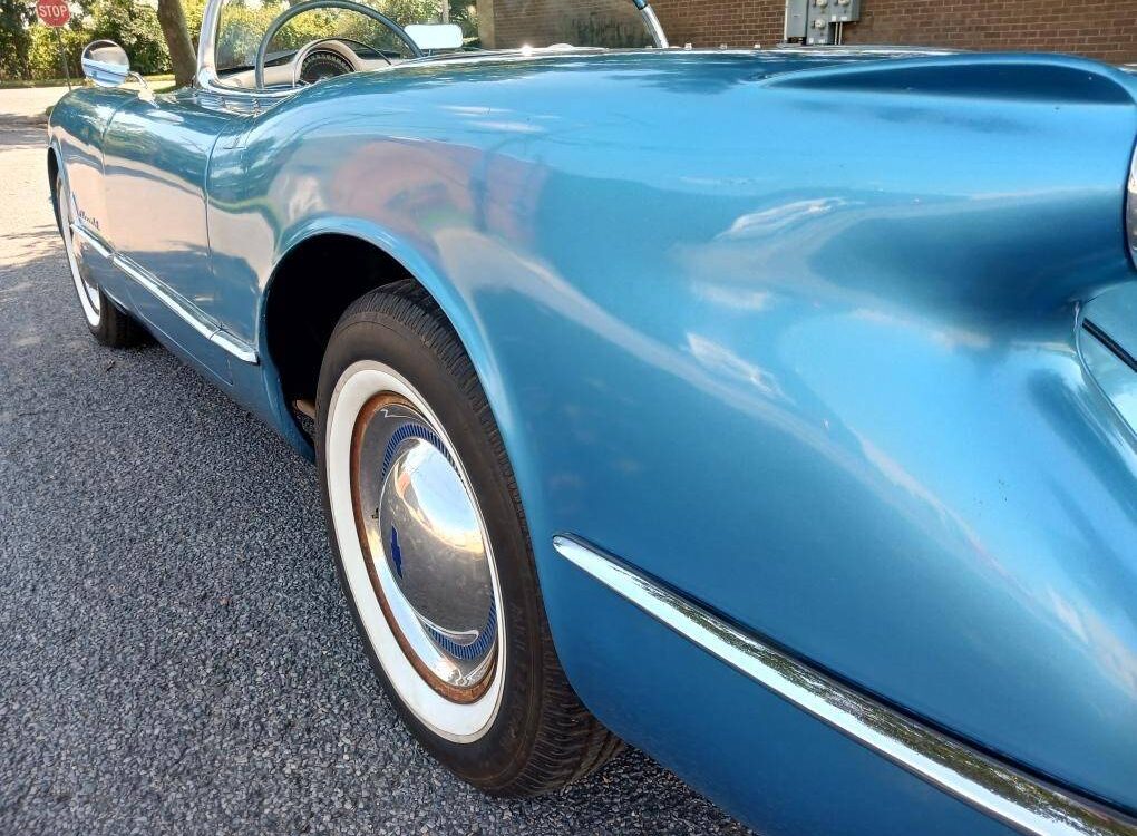 Chevrolet-Corvette-convertible-1953-4