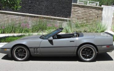 Chevrolet-Corvette-convertible-1987-1