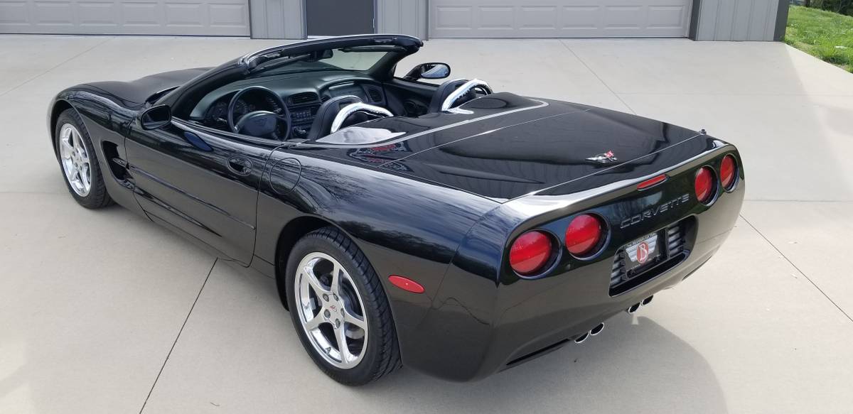 Chevrolet-Corvette-convertible-1993-1