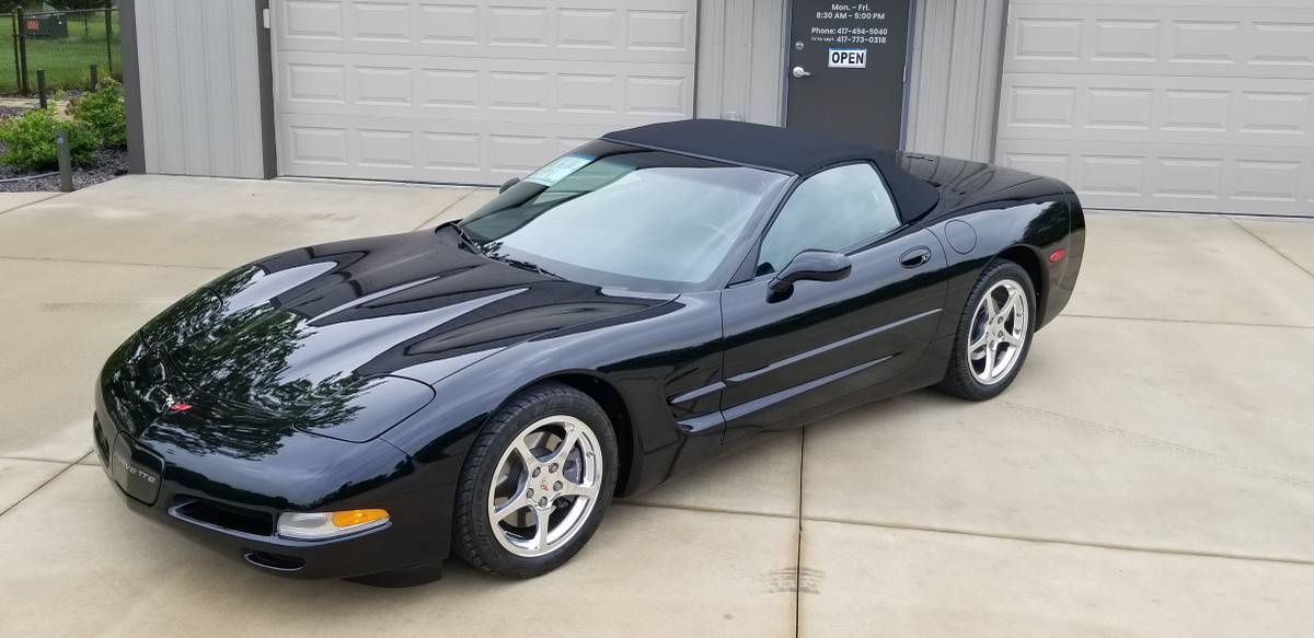 Chevrolet-Corvette-convertible-1993-12