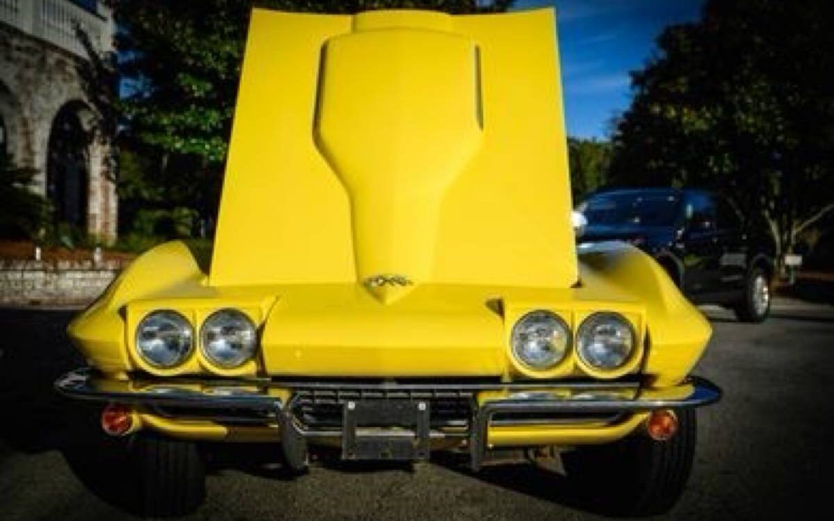 Chevrolet-Corvette-coupe-1966-17