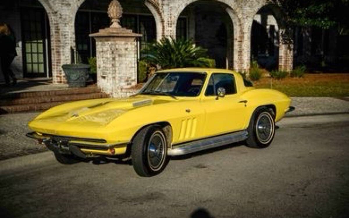 Chevrolet-Corvette-coupe-1966-3