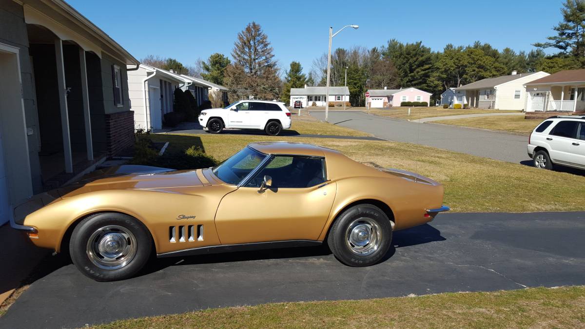 Chevrolet-Corvette-coupe-1969