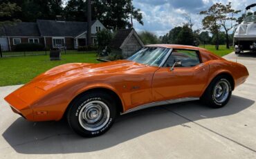 Chevrolet-Corvette-coupe-1974-2