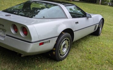 Chevrolet-Corvette-coupe-1985-2