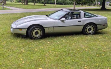 Chevrolet-Corvette-coupe-1985-4