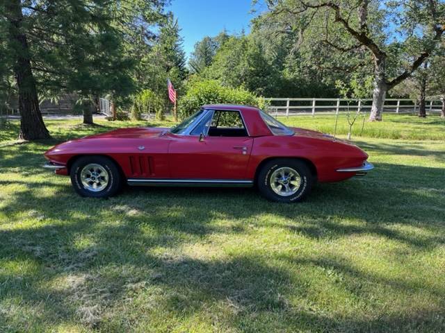 Chevrolet-Corvette-stingray-1965-6