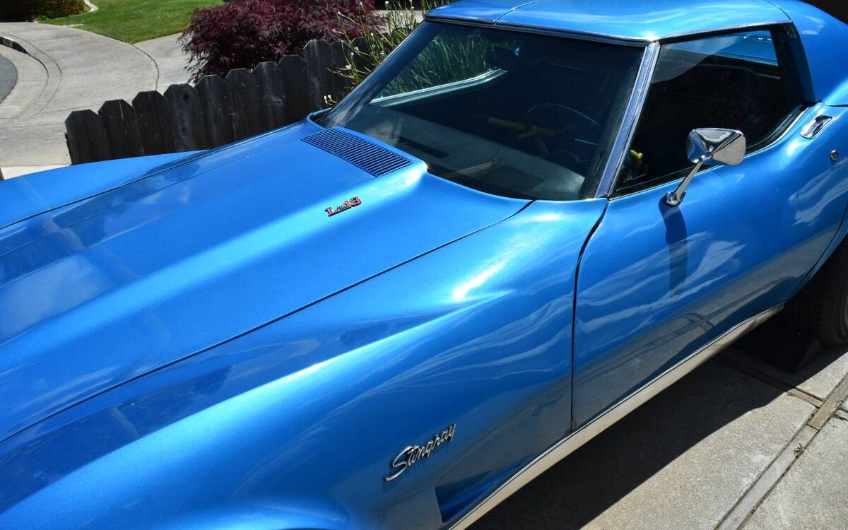 Chevrolet-Corvette-stingray-1973-5