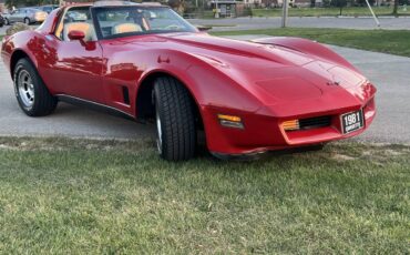 Chevrolet-Corvette-stingray-1981-4