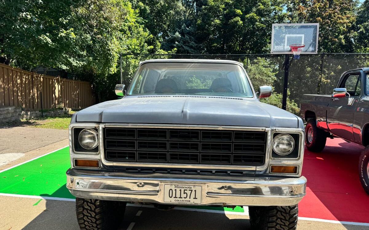 Chevrolet-K5-blazer-1975-4