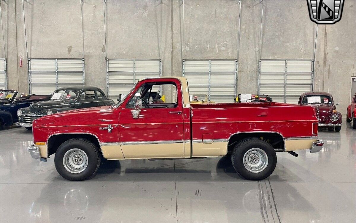 Chevrolet-Silverado-1500-1985-3