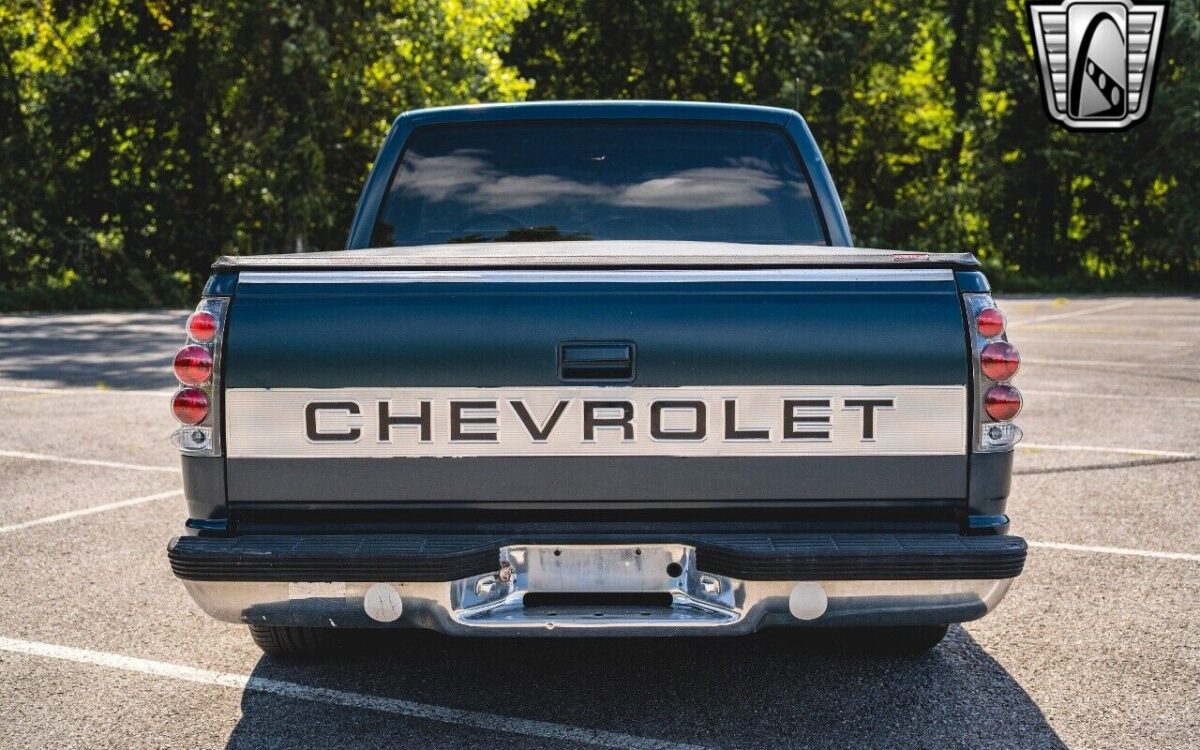 Chevrolet-Silverado-1500-Pickup-1989-5