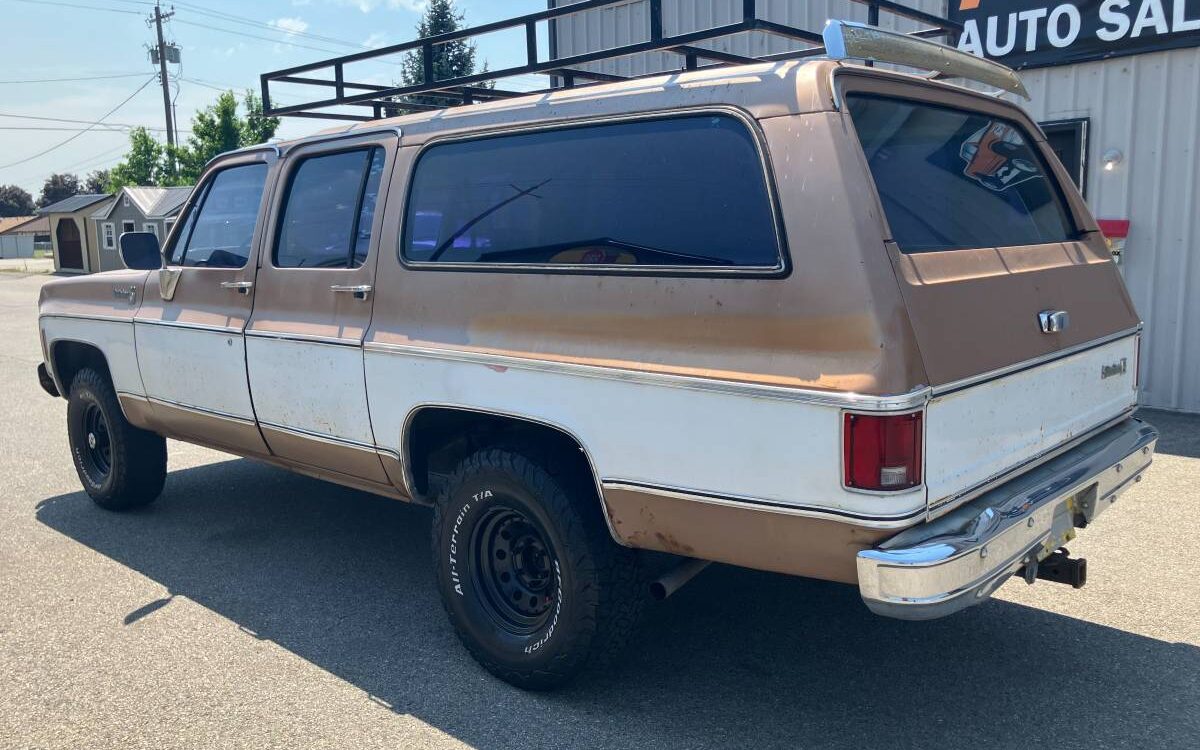 Chevrolet-Suburban-1980