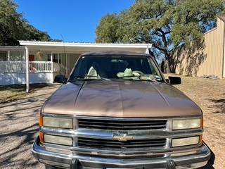 Chevrolet-Suburban-1994-1