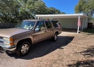 Chevrolet-Suburban-1994-2