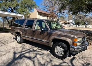 Chevrolet-Suburban-1994