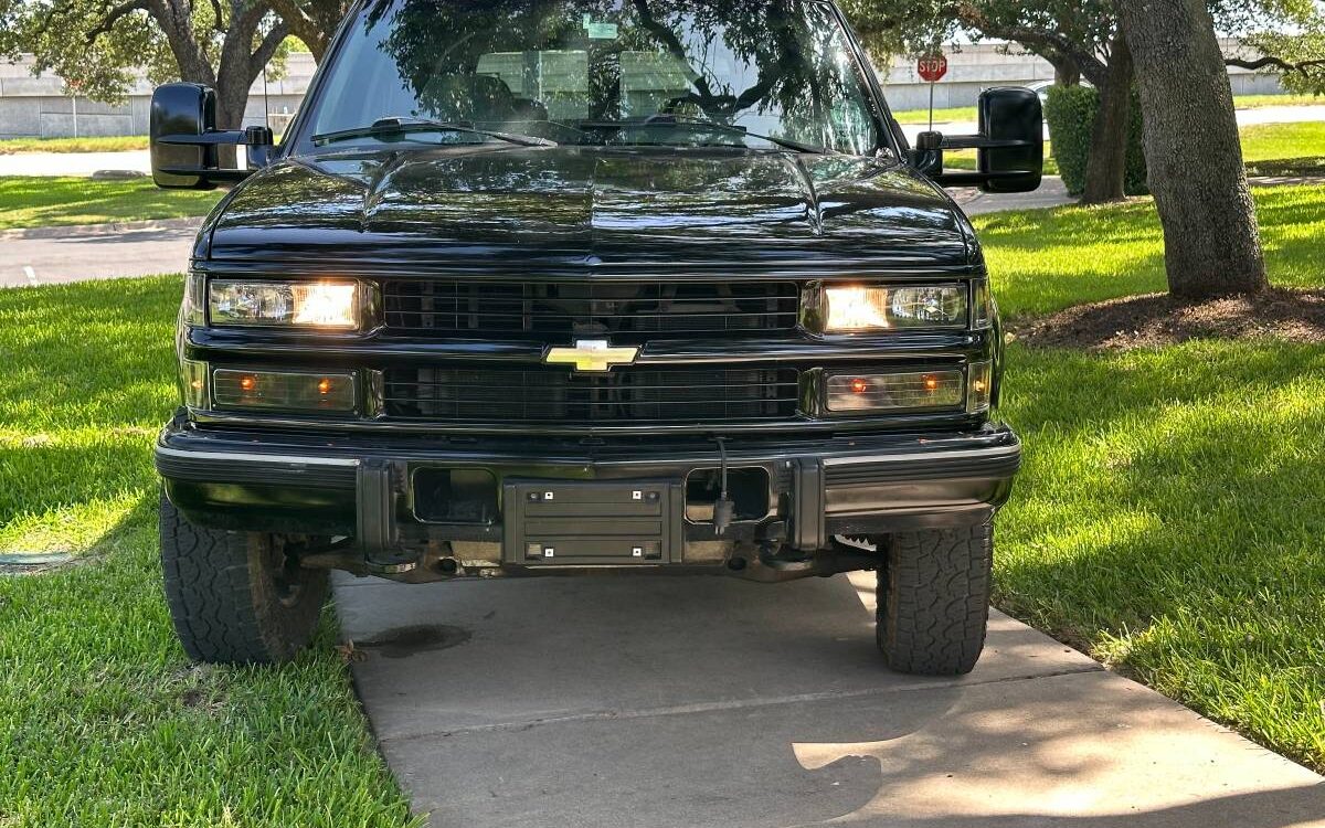 Chevrolet-Suburban-diesel-1994-13