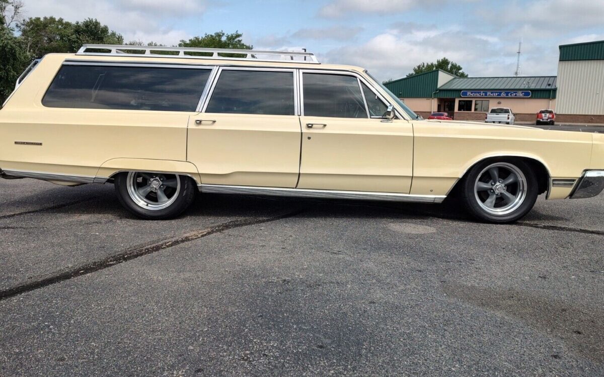 Chrysler-Station-Wagon-Break-1967-3