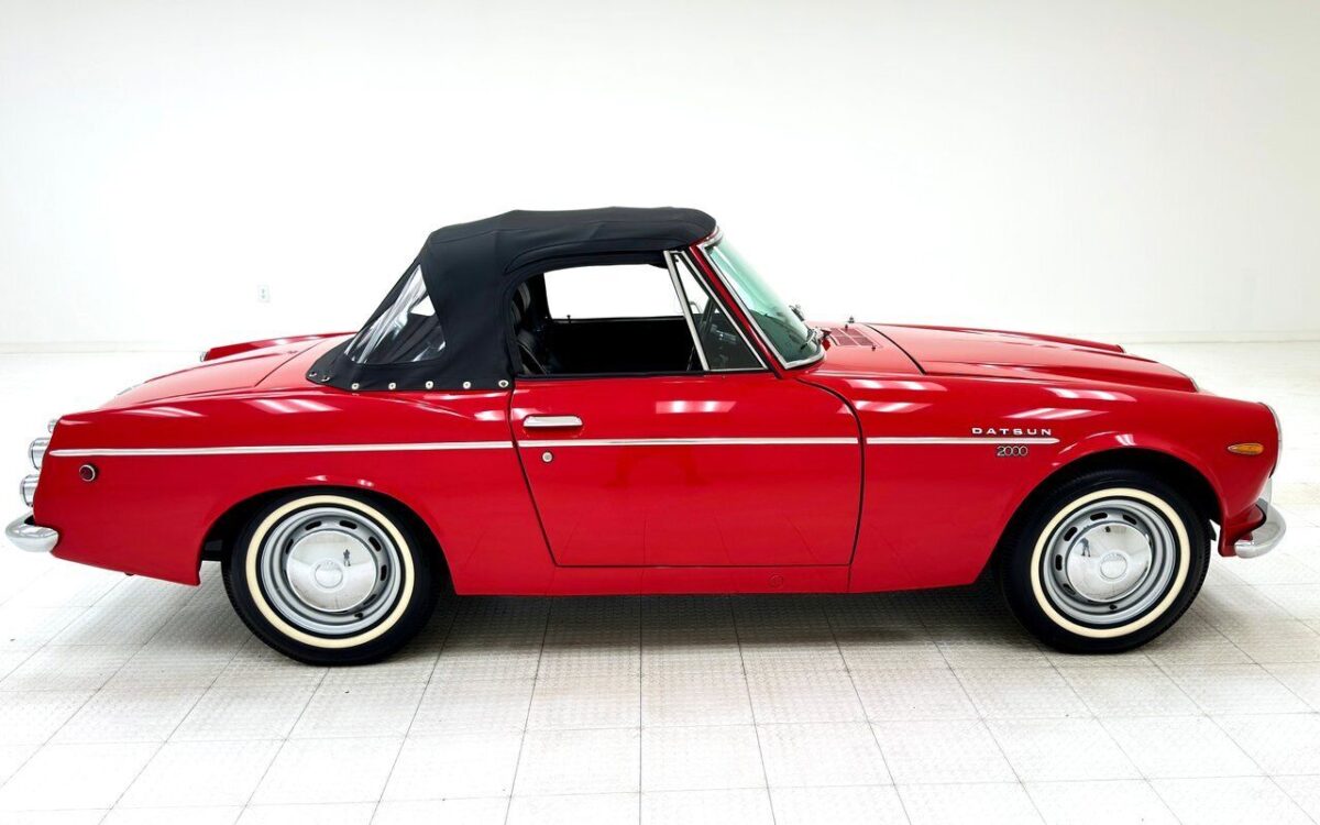 Datsun-2000-Cabriolet-1968-8