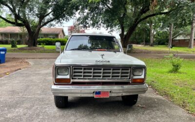 Dodge 3/4 Ton Pickup  1984 à vendre