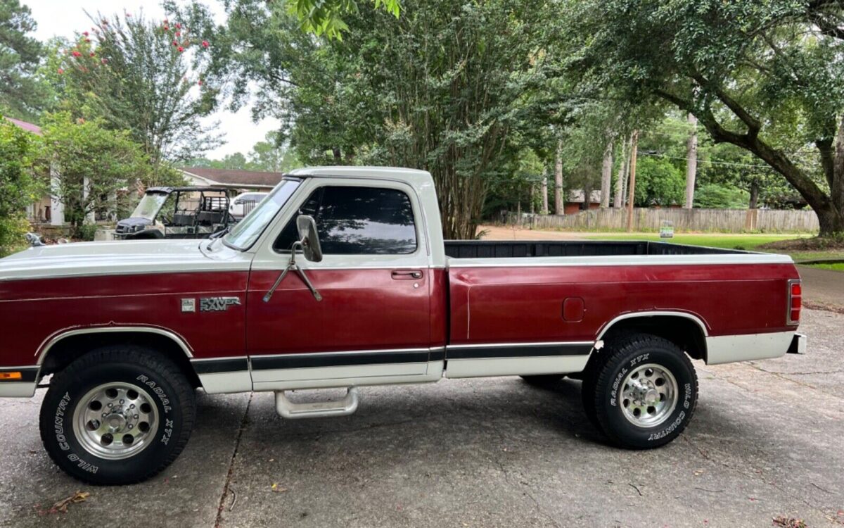 Dodge-34-Ton-Pickup-1984-5